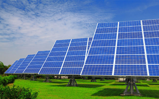 الألواح الشمسية أو الخلايا الشمسية لتوليد الطاقة الكهربائية